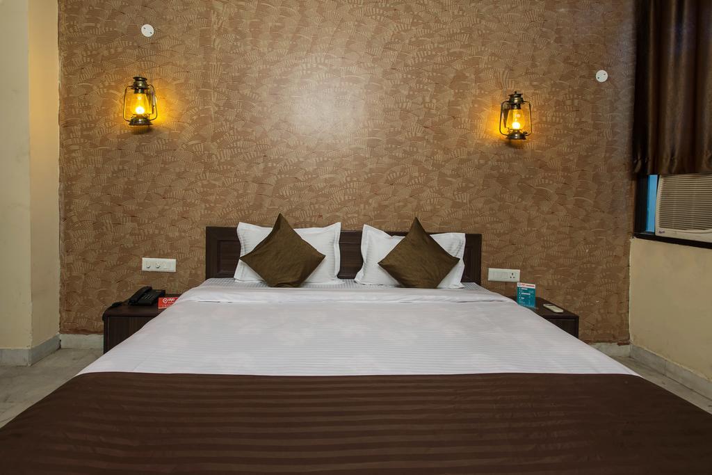 Oyo 10755 Anand Palace Jaipur